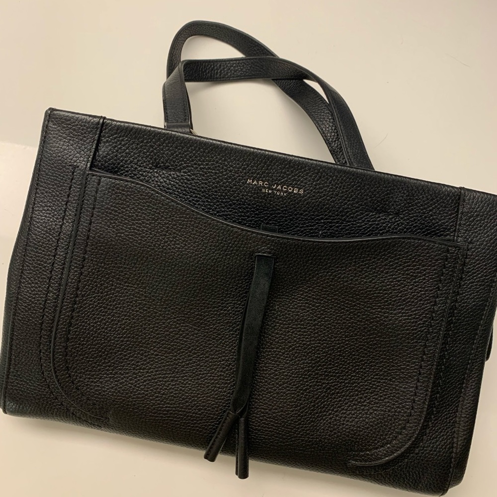 MARC JACOBS BLACK PEBBLED LEATHER SHOULDER BAG
